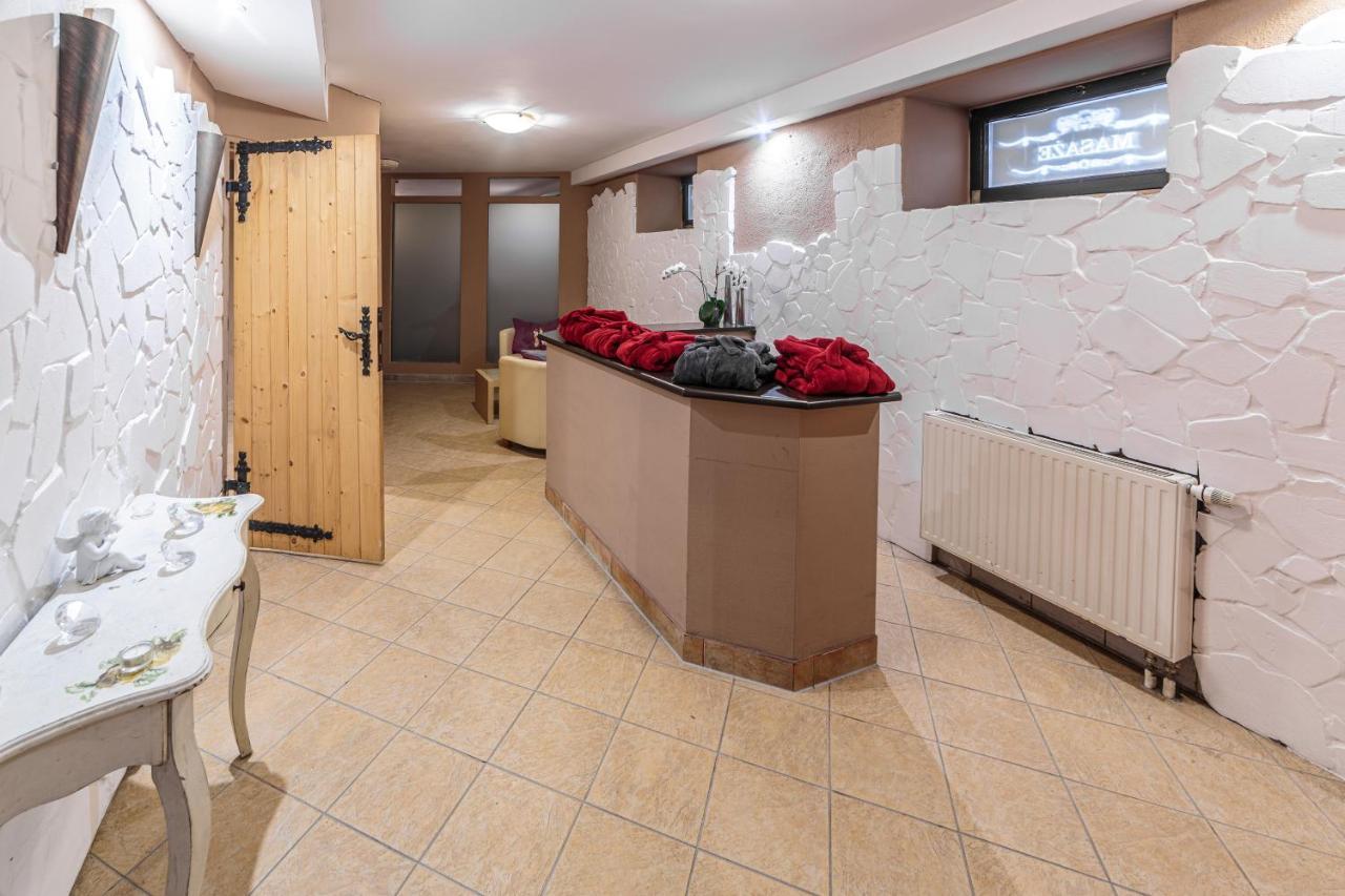 Hotel Fenix Jelenia Góra Екстериор снимка