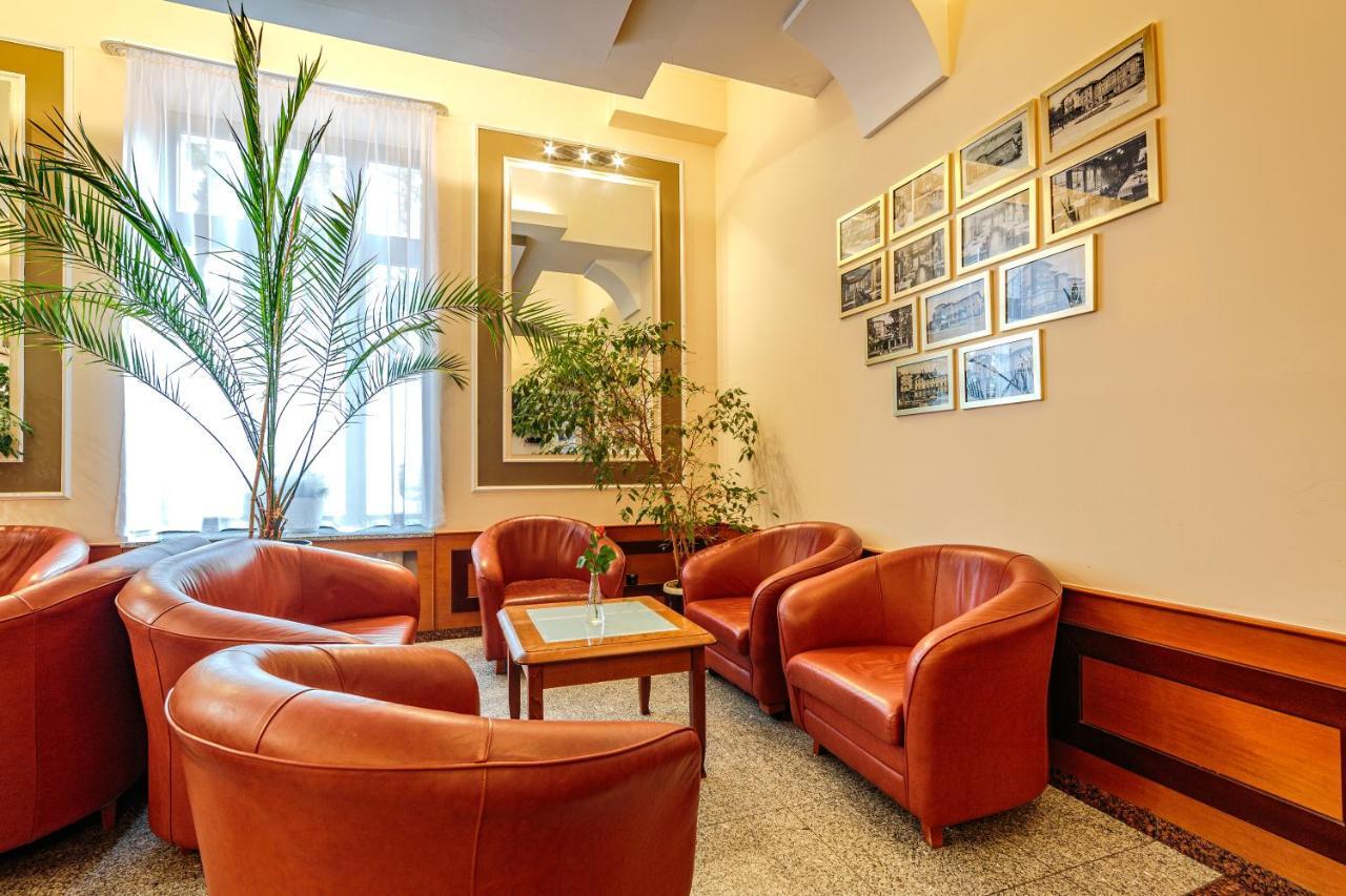 Hotel Fenix Jelenia Góra Екстериор снимка