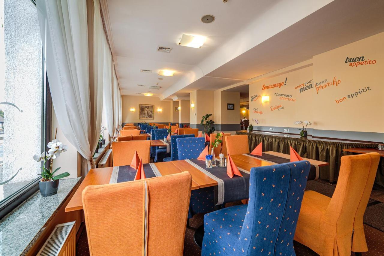 Hotel Fenix Jelenia Góra Екстериор снимка