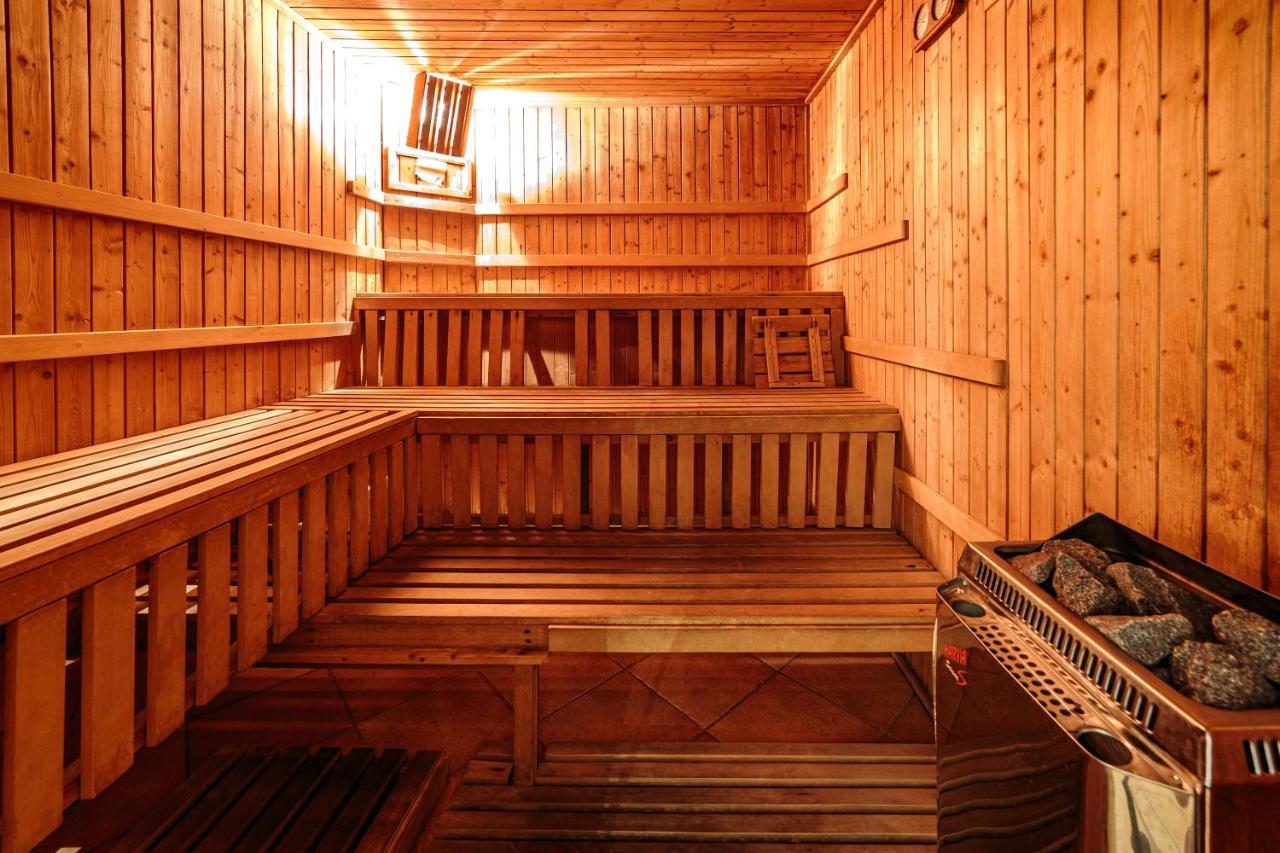 Hotel Fenix Jelenia Góra Екстериор снимка