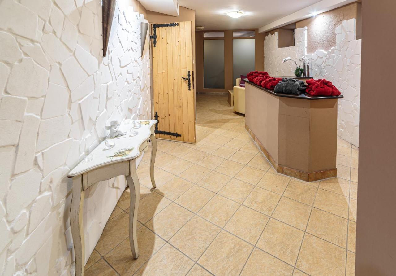 Hotel Fenix Jelenia Góra Екстериор снимка