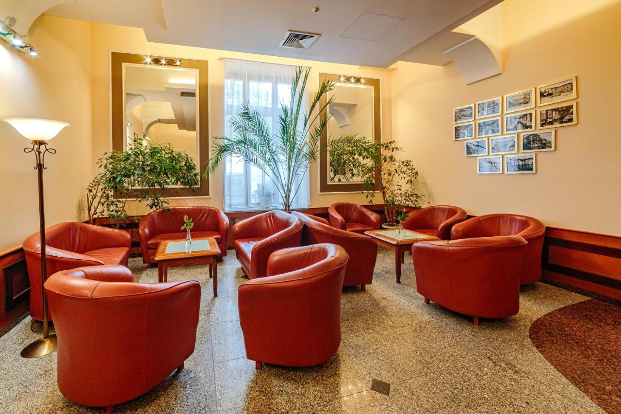 Hotel Fenix Jelenia Góra Екстериор снимка