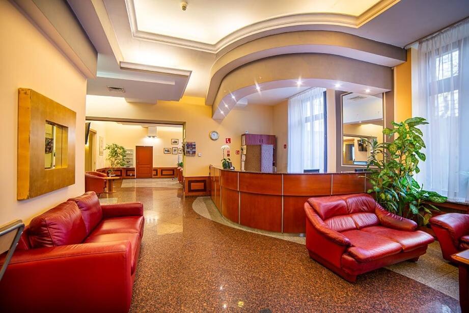 Hotel Fenix Jelenia Góra Екстериор снимка