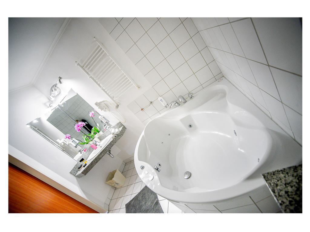 Hotel Fenix Jelenia Góra Стая снимка