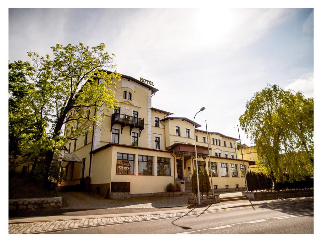 Hotel Fenix Jelenia Góra Екстериор снимка