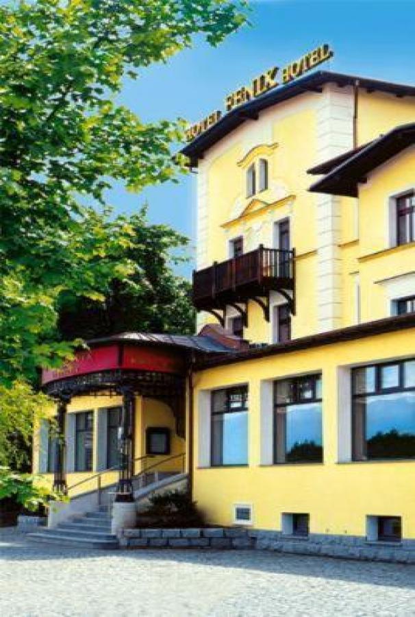 Hotel Fenix Jelenia Góra Екстериор снимка
